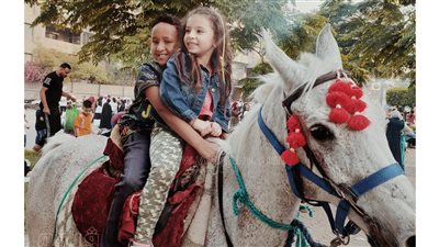 ركوب الخيل.. أبرز مشاهد احتفالات المواطنين بعيد الفطر بمصطفى محمود| صور