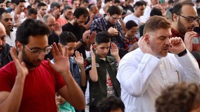 24 صورة ترصد صلاة العيد في مسجد الصديق بشيراتون