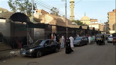 توافد أهالى المنوفية على المقابر لزيارة ذويهم بعد صلاة عيد الفطر | فيديو وصور