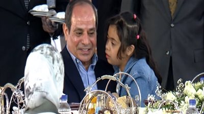 السيسي يلبي أمنية طفلة من ذوي الاحتياجات الخاصة | فيديو