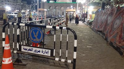 استعدادا لصلاة العيد.. حواجز حديدية لإفساح الطريق أمام المصلين بساحة السيد البدوي