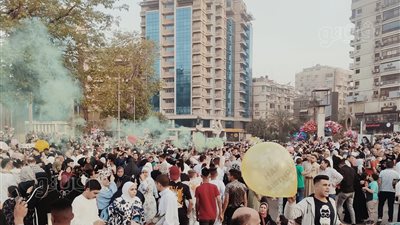 15 صورة ترصد احتفالات المواطنين بأول أيام العيد في ساحة مصطفى محمود | صور