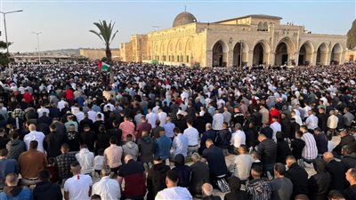 أكثر من 200 ألف مصل يؤدون صلاة عيد الفطر بالمسجد الأقصى | صور