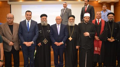 محافظ بورسعيد يستقبل المهنئين بعيد الفطر المبارك | صور