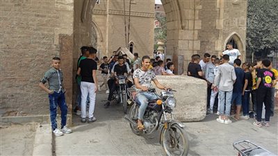 فسحة الغلابة في العيد.. الأطفال والمراهقون يتوافدون على القناطر الخيرية | فيديو وصور 