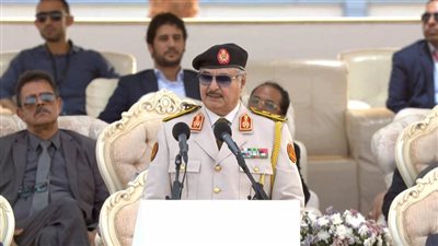 بعد شائعة وفاته.. أول ظهور لخليفة حفتر في بنغازي | فيديو