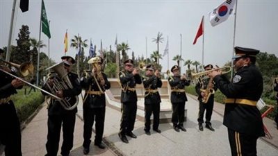 فرقة موسيقى الشرطة تشارك المواطنين الاحتفال بعيد الفطر المبارك | صور