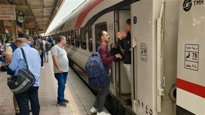 وزير النقل يتابع انتظام حركة تشغيل قطارات السكك الحديدية