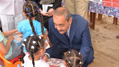 محافظ الإسماعيلية يشارك أطفال دار الرحمة الاحتفال بالعيد | صور