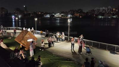 الأسر والعائلات تزين احتفالات عيد الفطر في ممشى أهل مصر|صور 