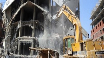 شاهد.. إزالة جمالون خاتم المرسلين أول أيام عيد الفطر المبارك