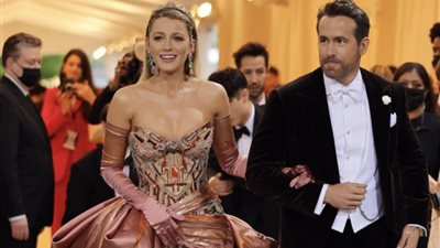 ريان رينولدز وبليك ليفلي يتألقان في حفل الميت جالا | فيديو وصور