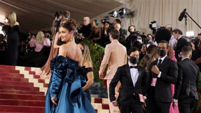 أجمل وأغرب فساتين حفل الميت جالا ٢٠٢٢.. صور