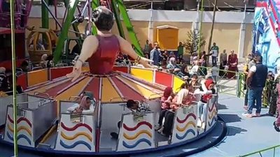 التذكرة ب 3.5 جنيه.. حديقة الجمهورية متنفس أهالي دمنهور في العيد| فيديو 