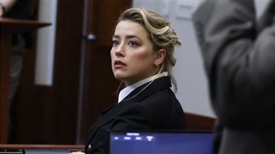 ورطة آمبر هيرد بعد رفض المحكمة طلب إلغاء قضية تشويه السمعة