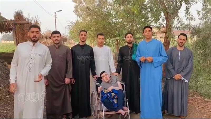 الشباب أثناء الذكر
