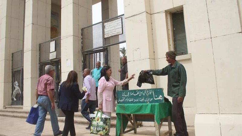 توزيع اكياس قمامة