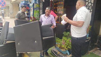 كلبشة سيارات مخالفة ورفع التعديات في حملة بشمال الجيزة