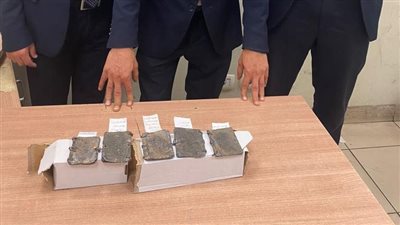 ضبط صحائف أثرية لمخطوطات يهودية بحوزة راكب بمطار القاهرة