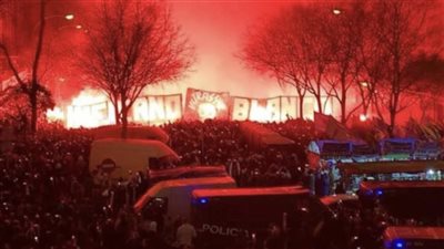 بالشماريخ والألعاب النارية.. جماهير ريال مدريد تشعل الأجواء قبل لقاء السيتي |فيديو