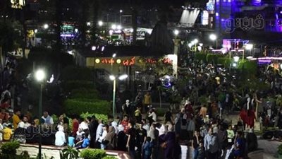 لحظات الفرح.. 12 صورة ترصد وداع المصريين لعيد الفطر على كورنيش النيل| صور