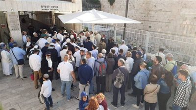 توتر شديد في المسجد الأقصى مع بدء اقتحامات المستوطنين | فيديو وصور