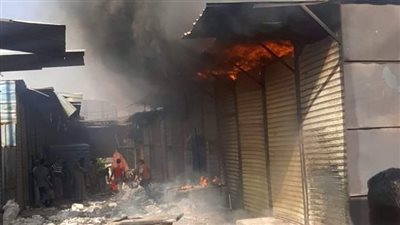 إخماد حريق نشب داخل 10 محال بالمرج الجديدة | صور