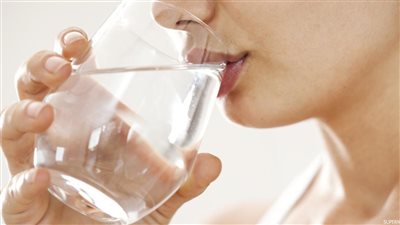 هاني الناظر يكشف عن كمية المياه التي يحتاجها الجسم يوميا |فيديو 