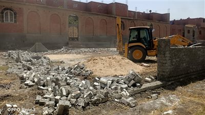 إزالة ١٥ حالة بناء مخالف وتعد على الأراضي وأملاك الدولة بقرى الجيزة