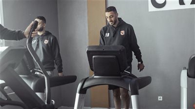 تدريبات في الجيم لـ رجال طائرة الأهلي بتونس 