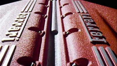 محرك V12 الجديد.. فيراري تعلن اعتزامها تغيير قواعد اللعبة في سوق السيارات