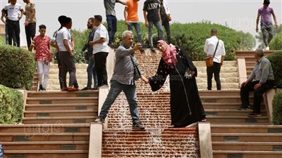 كتّر يا رب في أعيادنا.. فرحة الشباب والكبار بعيد الفطر المبارك | صور