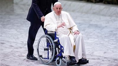 بابا الفاتيكان يوضح حقيقة إصابته بالسرطان ونيته الاستقالة