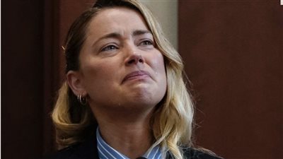 كلاكيت عاشر مرة.. آمبر هيرد تنهار باكية أمام المحكمة: