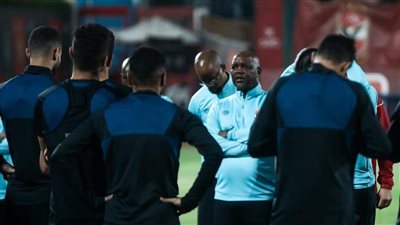 دوري أبطال إفريقيا.. موسيماني يعقد محاضرة للاعبين