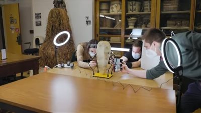 اكتشاف من عالم الفراعنة.. طائر غريب بقناع «تحوت»