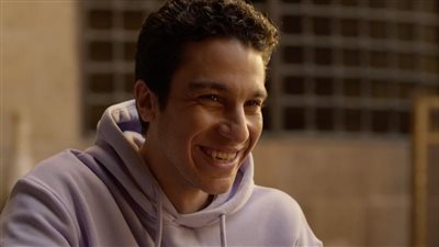 هاتسرق الأضواء من والدك؟.. نور خالد النبوي يجيب |فيديو