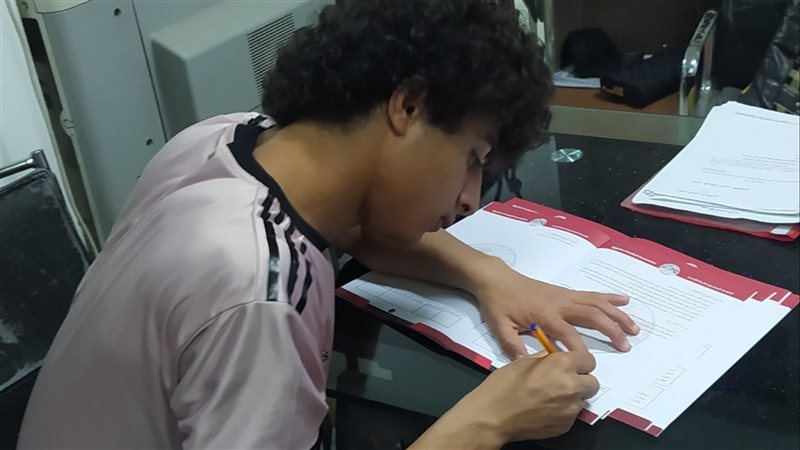 النصر يوقع عقد مع