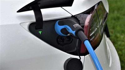 أمريكا تخصص 3 مليارات دولار لمعالجة بطاريات السيارات الكهربائية 