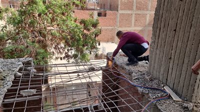 إزالة برج مخالف تحت الإنشاء بالطالبية | صور