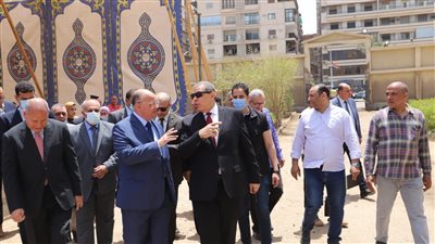 سعفان ومحافظ القاهرة يتفقدان مقر قبول طلبات الترشح للانتخابات العمالية