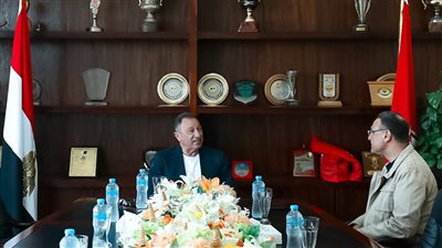 محمود الخطيب يستقبل سفير مصر بالجزائر