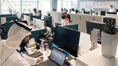 بداية من الغد.. قصر العمل في هذه المهن على السعوديين فقط