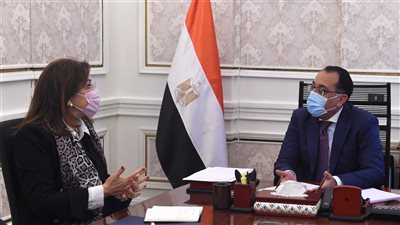 رئيس الوزراء يبحث مع وزيرة التخطيط تنفيذ تكليفات الرئيس بجذب الاستثمارات والشراكة مع القطاع الخاص