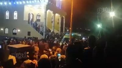 نائب محافظ قنا ومدير الأمن يؤديان صلاة الجنازة على شهيد الواجب الوطني