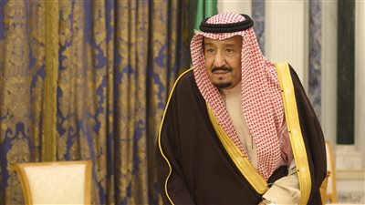 الملك سلمان يجري منظارا للقولون في جدة