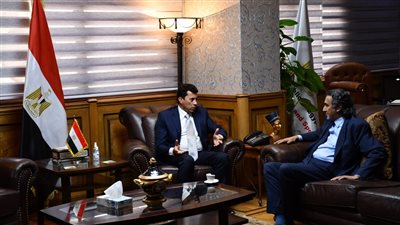 أشرف صبحي يبحث التعاون مع رئيس المركز الدولي للأمن الرياضي