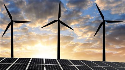 أستاذ دراسات بيئية: مصر ثاني الدول إنتاجا للطاقة الشمسية في أفريقيا