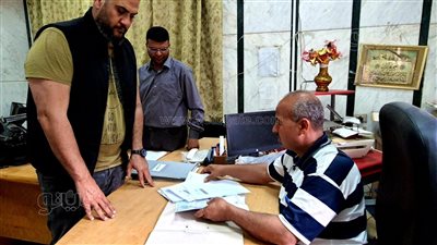 القوى العاملة بمطروح تستقبل أوراق المرشحين للنقابات العمالية |صور