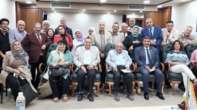 نقيب المهندسين يلتقي أعضاء النقابة لبحث مشاكلهم